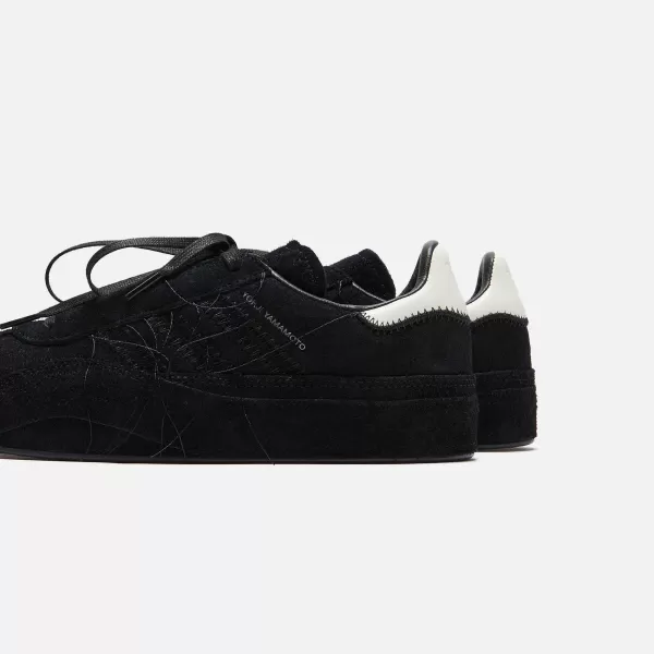 gazelle_3-1.webp Gazelle | Y-3 Best