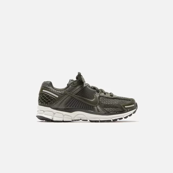 Wmns Zoom Vomero 5 | Nike Fashion